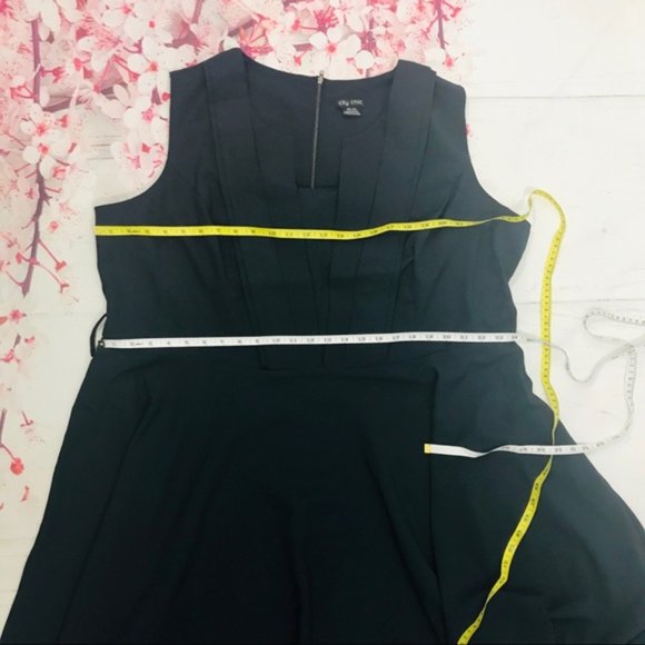 City Chic - NWOT Fit and Flare Dress - Picture 6 of 7